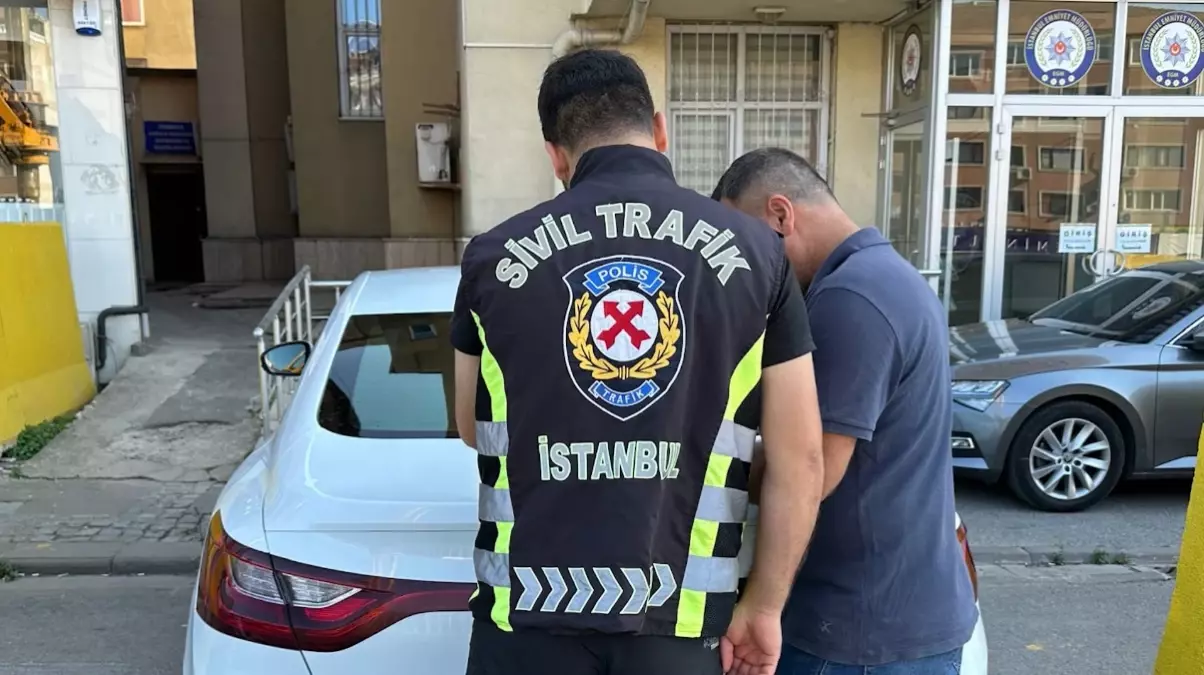 dugun konvoyu trafigi tehlikeye atti Kqyk3pGC