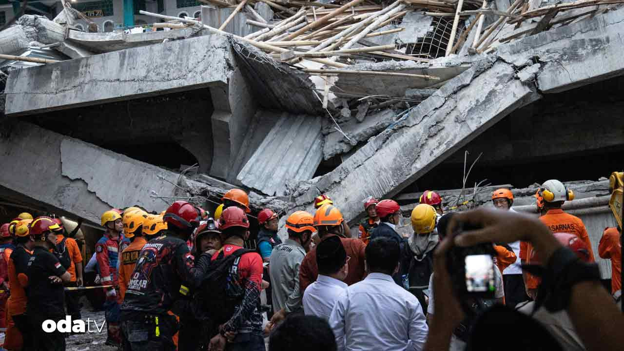 endonezyada okul binasi coktu 37 olu gV9I1Plb