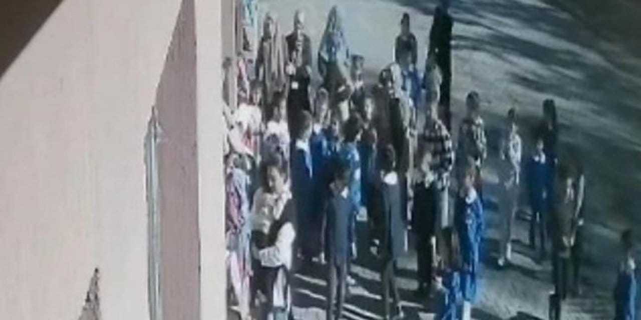 ogretmenlerden 3 yasindaki cocugun hayatini kurtaran hamle q8UNcHep.jpg