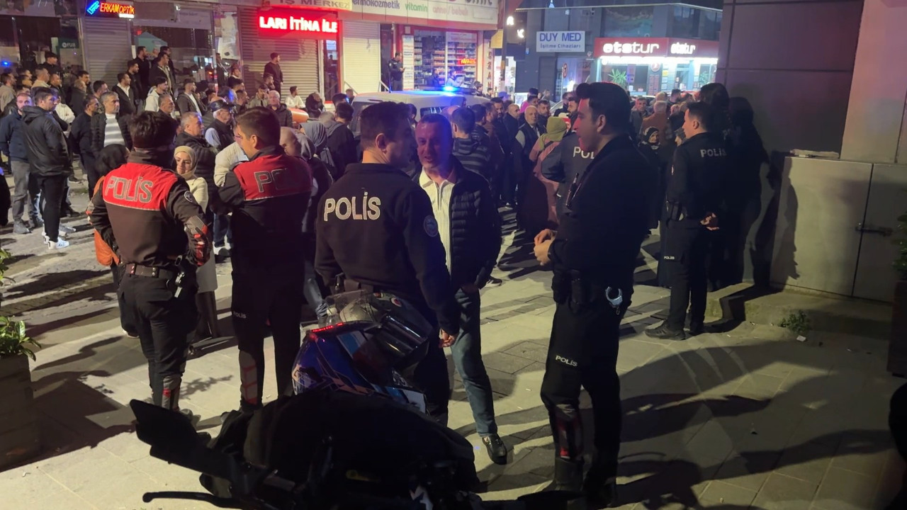 Avcılar’da Motosiklet Kazası: Sürücü Bariyerlere Çarpıp Hayatını Kaybetti