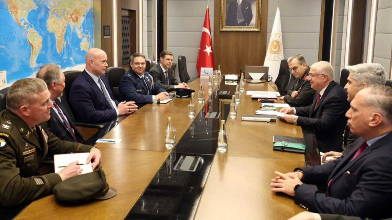 Bakan Güler, NATO Çerçevesinde Türkiye ve ABD Temsilcileriyle Bir Araya Geldi