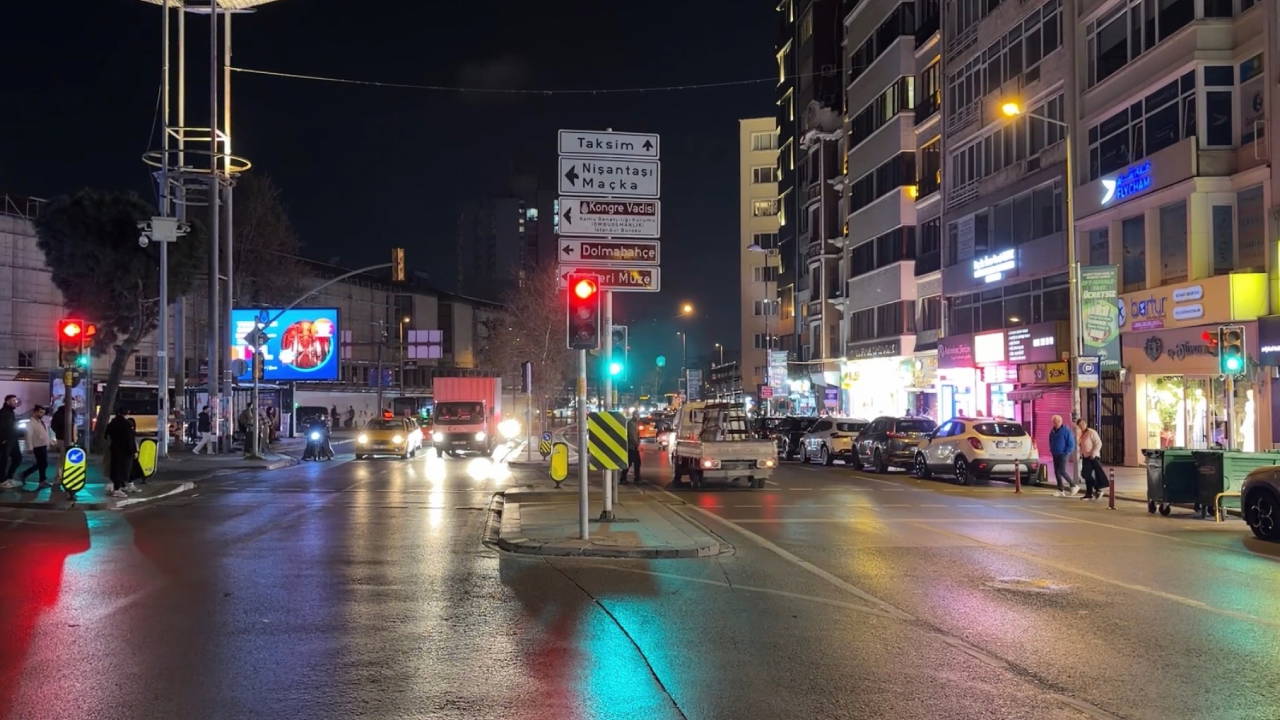 Şişli’de Trafik Işığı Devrildi: Mısırlı Turistin Ölümüyle Sonuçlanan Feci Kaza