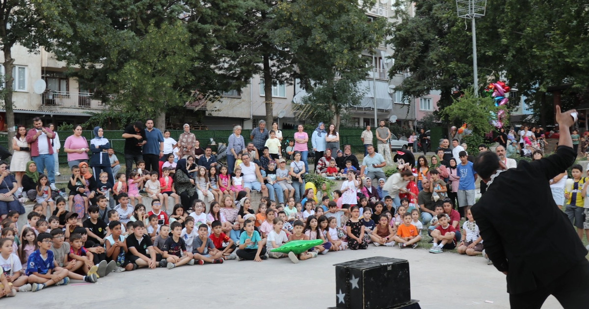 Buyuksehir cocuk senligi gordeste XIlfNZ1q
