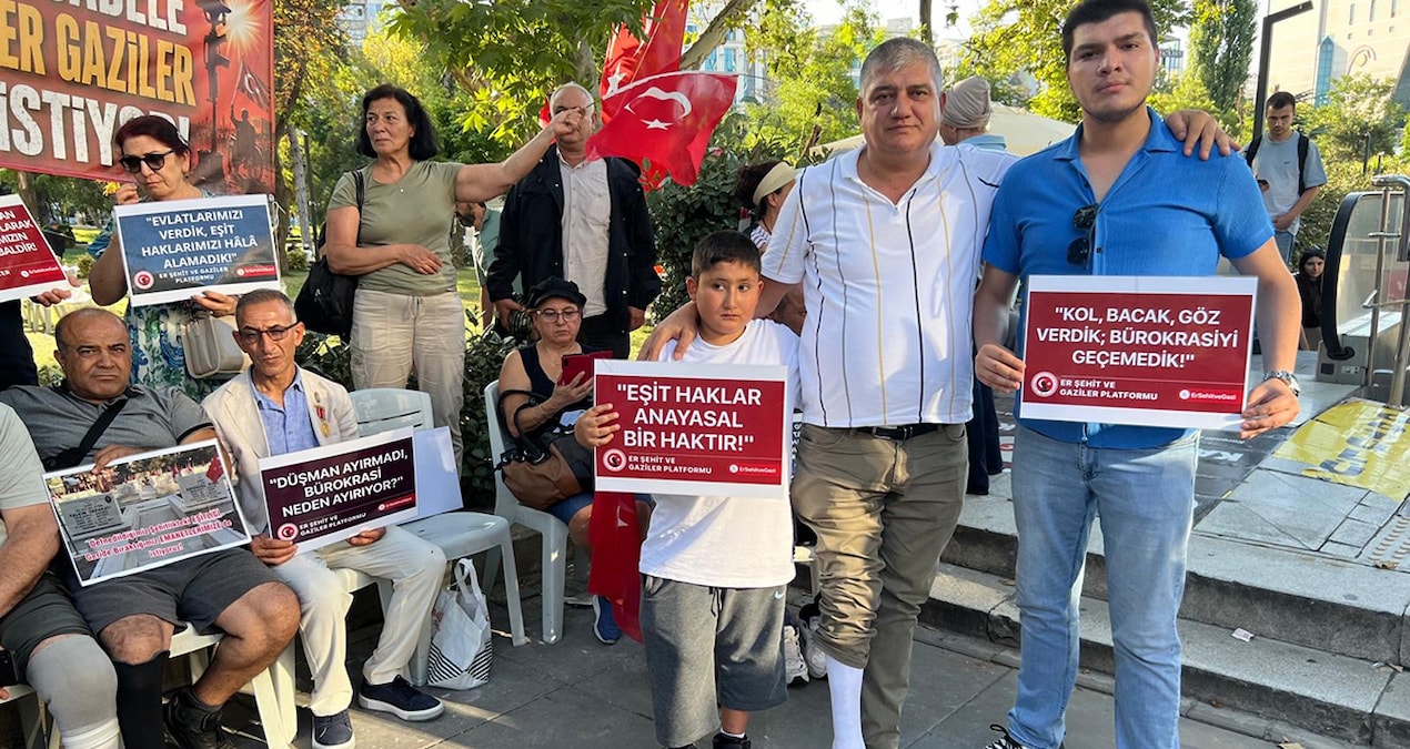 Gaziler kullanilip atilmis mendil gibiyiz NH5N7ynf
